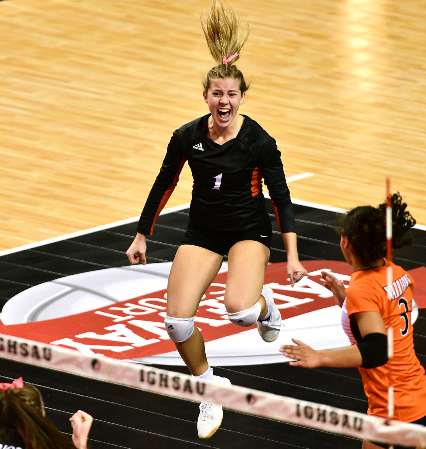 Sergeant Bluff-Luton vs. Western Dubuque state volleyball